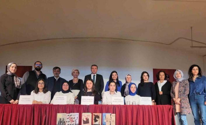 Eskişehir’de ’Cengiz Dağcı’ paneli düzenlendi