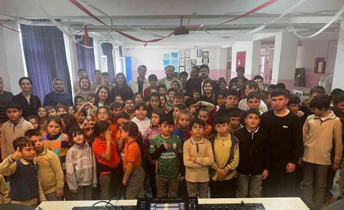 Eskişehir’de öğrenciler DJ ile buluştu