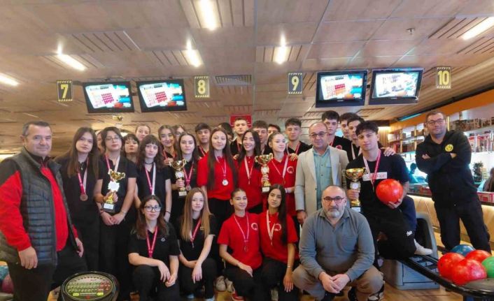 Eskişehir’de ’Okul Sporları Bowling Müsabakaları’ tamamlandı