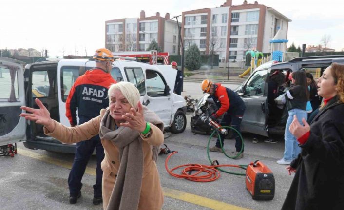Eskişehir’de toplam 26 personel ve 9 araçla gerçekçi kaza tatbikatı