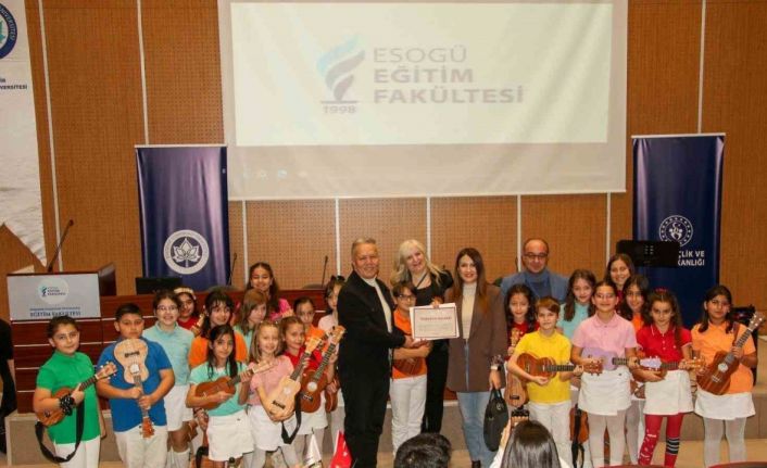 ESOGÜ’de "Gençlerle El Ele, Gönül Gönüle" projesi kapanış töreni düzenlendi