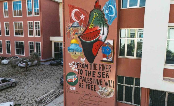 Filistin için duvarları boyadılar