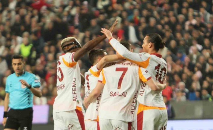 Galatasaray, Antalyaspor’a karşı yenilmezlik serisini 19 maça çıkardı