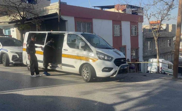 Gaziantep’te eski koca dehşeti: Boşandığı eşini bıçakla öldürdükten sonra kendisini ağır yaraladı