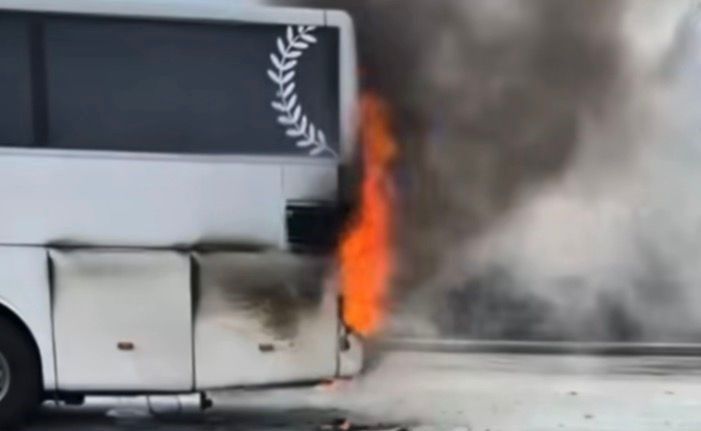 Gaziantep’te yolcu otobüsünde çıkan yangını itfaiye söndürdü