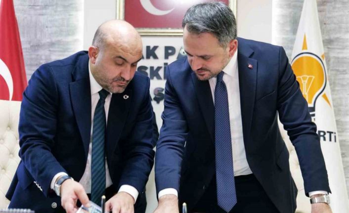 Gençlik ve Spor Bakan Yardımcısı Eminoğlu, AK Parti Eskişehir Teşkilatı ile istişarede bulundu