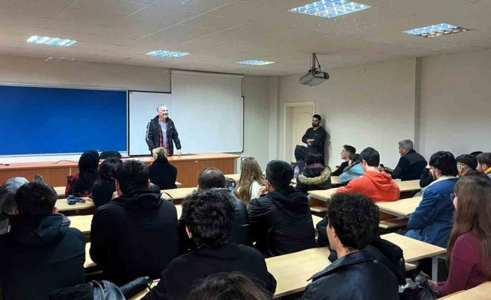 Görme engelli birey deneyimlerini mizahla anlattı