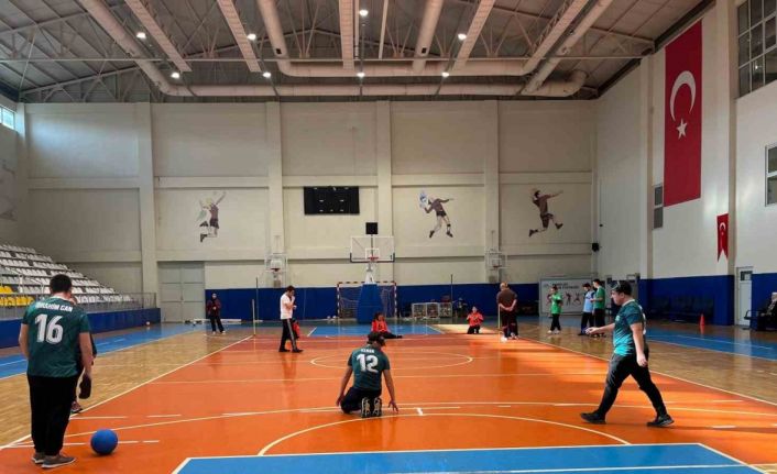 Gözler kapalı 12 dakikalık maçın kazananı empati oldu