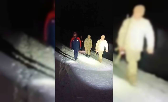 Gümüşhane’de yaylada kar nedeniyle mahsur kalan vatandaşlar kurtarıldı