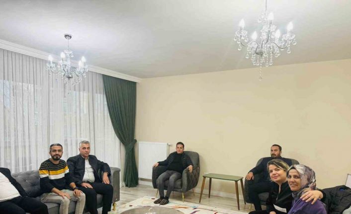 Hak-İş İl Başkanı Aküzüm, hasta üyeleriyle görüştü