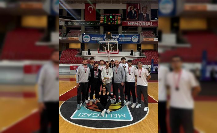 Hasketbol SK’da 15 maçta 32 oyuncu forma giydi