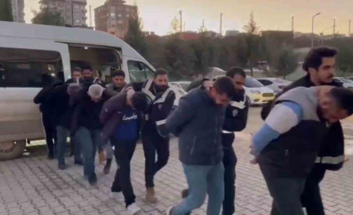 Hatay’da yeni yıl öncesi asayiş denetimi, hapis cezası ile aranan 52 şahıs yakalandı