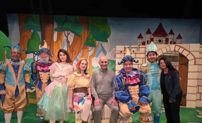 "Her Çocuğa Bir Tiyatro, Her Kalbe Kitap Sevgisi"