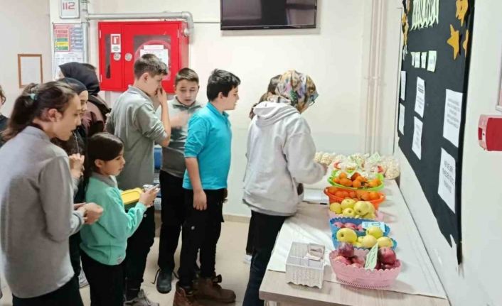 Hisarcık AİHL’de dürüstlük marketi açıldı