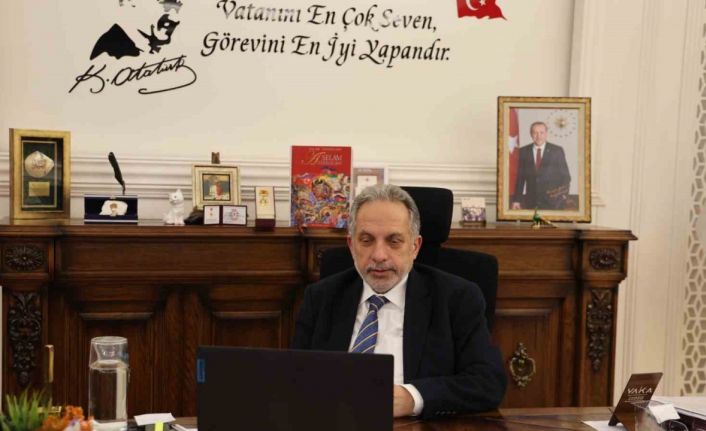 ‘Hizmet Madalyası’ sahibi Başkan Yalçın, ‘Bir Olalım Birlik Olalım’ toplantısında Talas’taki çalışmaları anlattı