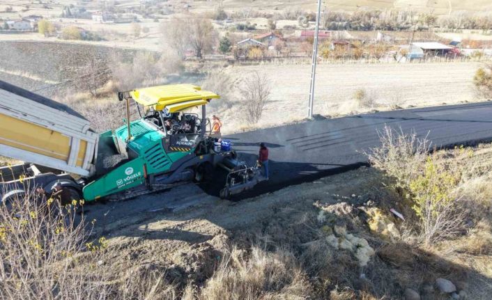 Höbek mahallesine 8 bin 600 tonluk sıcak asfalt