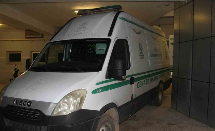 Husumetlileri tarafından, 7 yaşındaki oğlunun gözü önünde vurularak öldürüldü