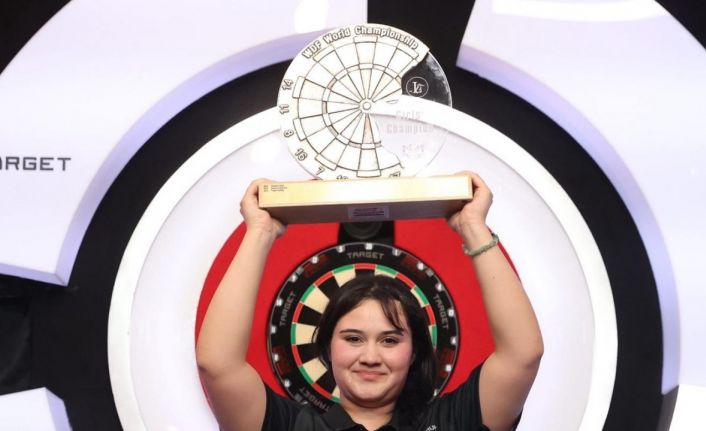 İngiltere’de fırtına gibi esen Denizlili Zehra dünya şampiyonu oldu