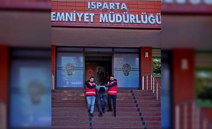 Isparta’da 22 yıl 9 ay hapis cezası bulunan cezaevi firarisi yakalandı