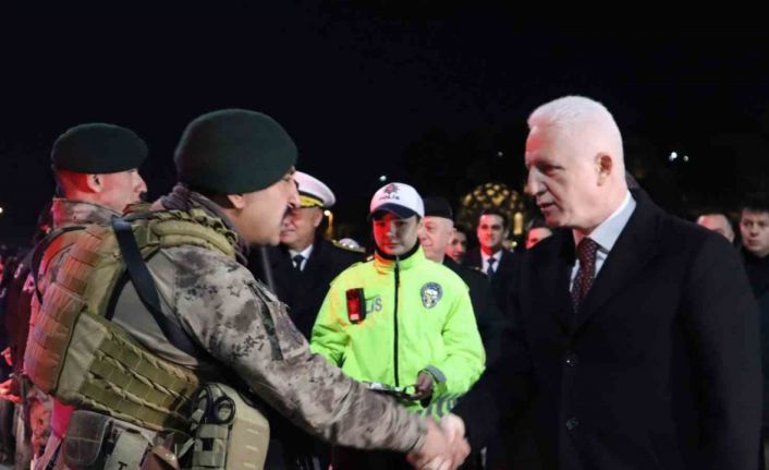 İstanbul Valisi Gül: "Hemşehrilerimizin huzur içinde yeni yıla girmesi için bütün tedbirleri aldık"