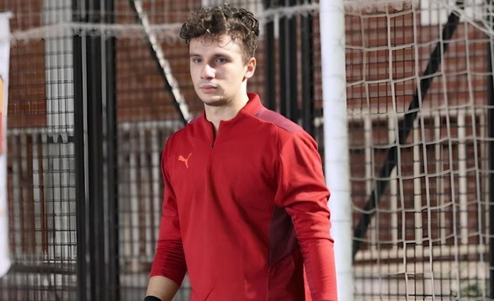 İzmirli kaleci Kaan Tınmaz takımsız kaldı, halı sahaya kiralık kaleci oldu