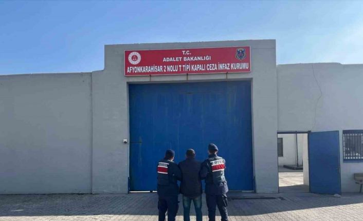 Jandarma çeşitli suçlardan hapis cezası ile aranan şahsı yakaladı
