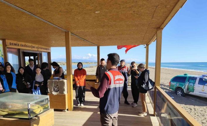 Jandarma’dan çevre koruma eğitimi ve kıyı temizliği