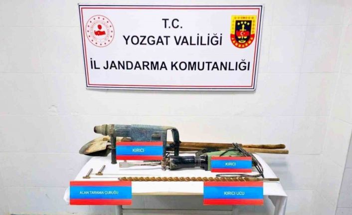 Kaçak kazı yapan 5 kişi suçüstü yakalandı