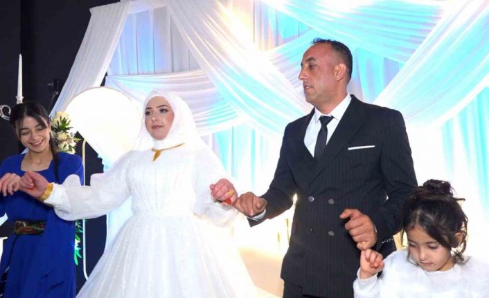 Kaçarak evlendiler, 14 yıl sonra rüya gibi bir düğünle hayallerini tamamladılar