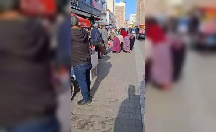 Kadınlar saç başa kavgaya tutuştu: O anlar kamerada