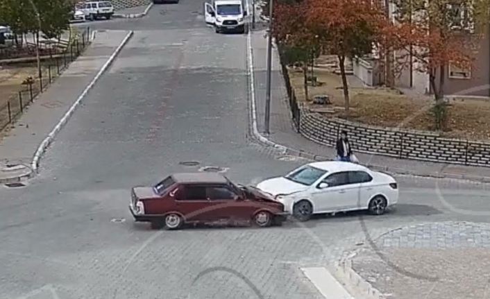 Kafa kafaya çarpıştılar