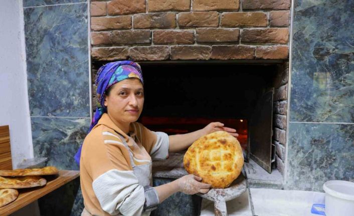 Kahramanmaraş Çardak Mahallesi’nde 170 yıllık ekmek geleneği sürüyor