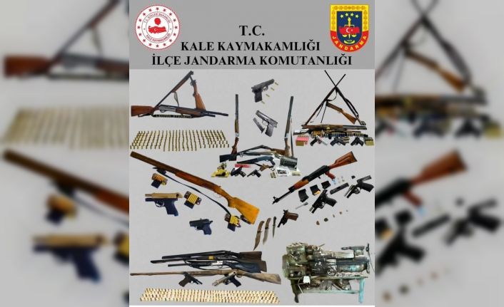 Kale’de kaçak silah ve mühimmatla yakalanan 9 şüpheli gözaltına alındı