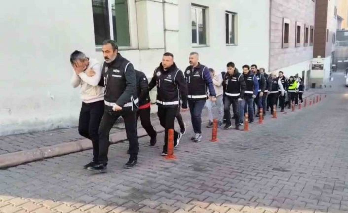 Kanser ilaçlarını usulsüz şekilde temin eden 3 kişi tutuklandı