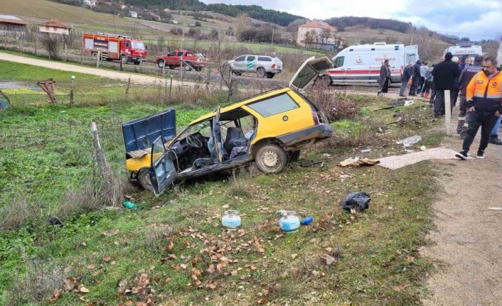 Karabük’te hafif ticari araç otomobille çarpıştı: 6 yaralı