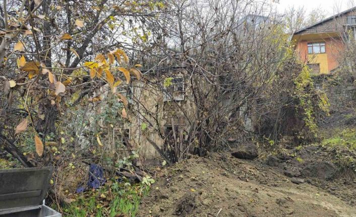 Karabük’te metruk binada çıkan yangın korkuttu