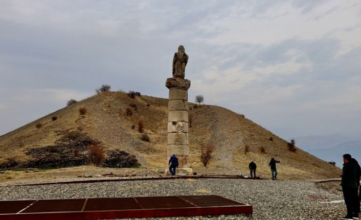Karakuş Tümülüsü’nde aydınlatma çalışmaları incelendi