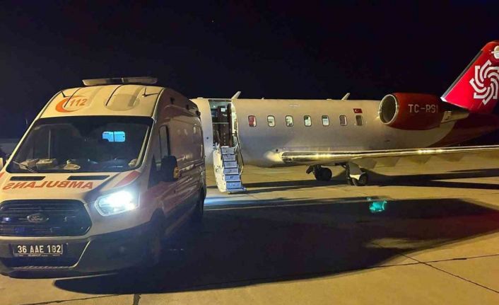 Kars’ta ambulans uçak 44 günlük bebek için havalandı