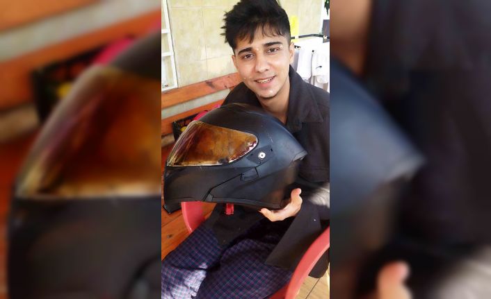 Kaskla yaşama tutunan motosikletli genç: "Polisler doğru söylüyormuş"