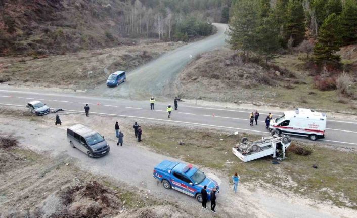 Kastamonu’da otomobil ile çarpışan kamyonet ters döndü: 1 ölü, 1 yaralı