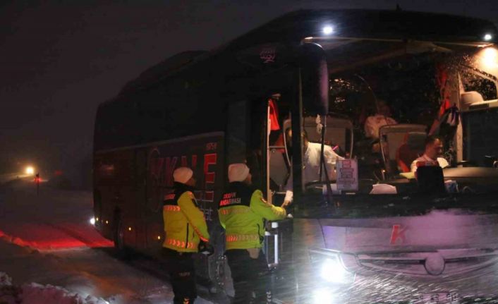 Kastamonu’da yoğun kar yağışı: Ağır tonajlı araçların geçişine izin verilmiyor