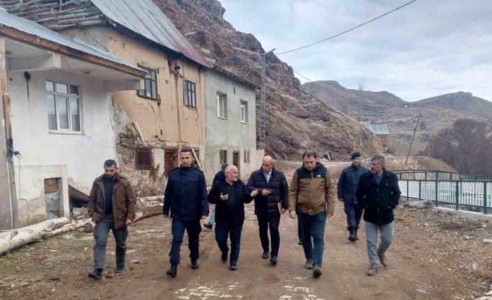 Kaymakam Bayram köy sakinleriyle bir araya geldi