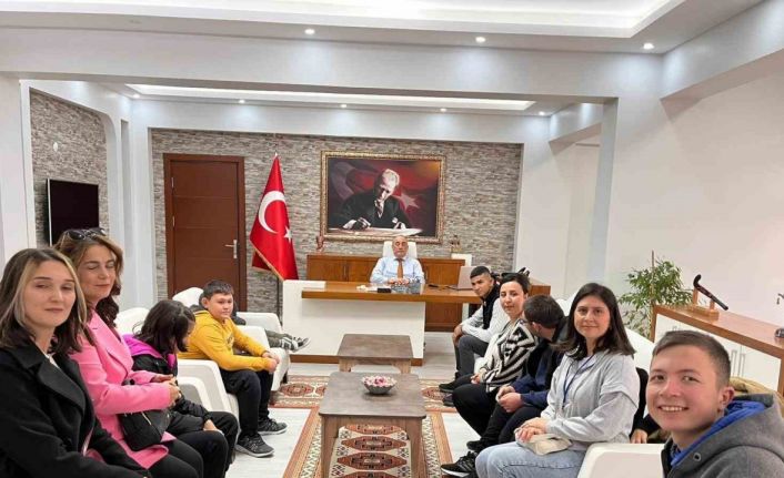 Kaymakam İlhan, özel öğrencileri ağırladı