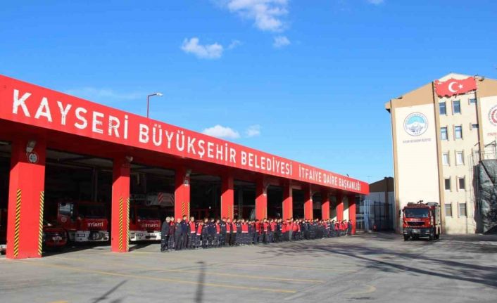 Kayseri Büyükşehir İtfaiyesi, Kırıkkale’deki kimya fabrikası yangınına destek için harekete geçti