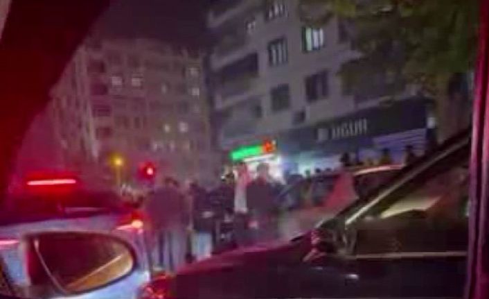 Kaza sonrası kavgaya tutuştular