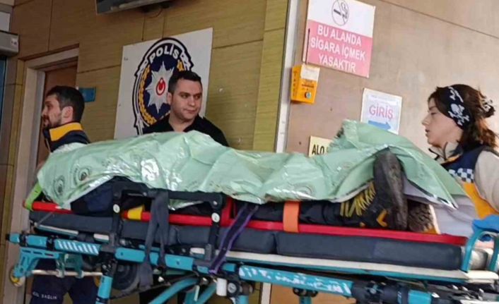 Kaza sonrası otomobilde bayılan sürücü donmak üzereyken bulundu