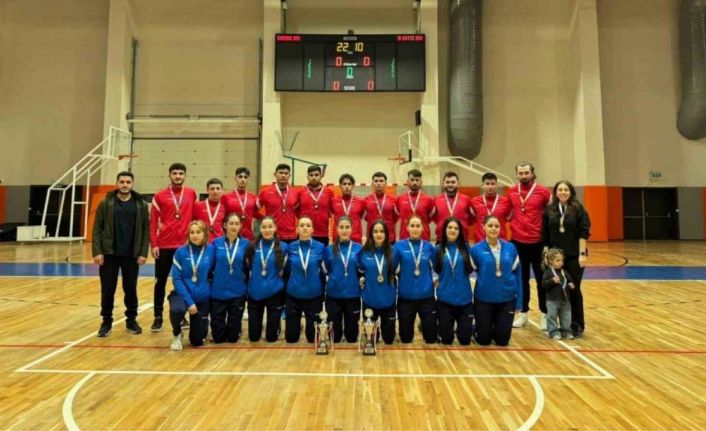 KBÜ voleybol takımlarından bölge şampiyonasına iki ayrı zafer