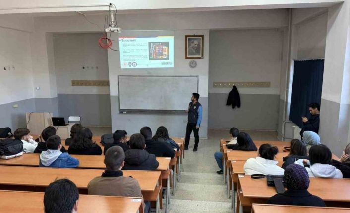 KBÜ’de öğrencilere internet bilinci ve siber riskler anlatıldı