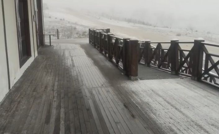 Keltepe Kayak Merkezine mevsimin ilk karı düştü