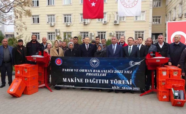 Kilis’te üreticilere hibe destekli tarım ve hayvancılık ekipmanları dağıtıldı